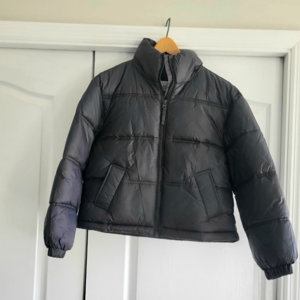 Women's American Eagle Black Cropped Puffer Jacket - XS - New Without Tags
